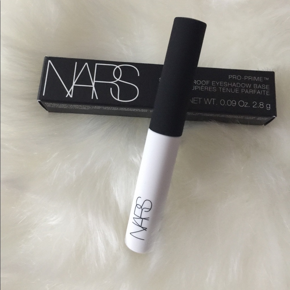 NARS SMUDGE PROOF EYESHADOW BASE